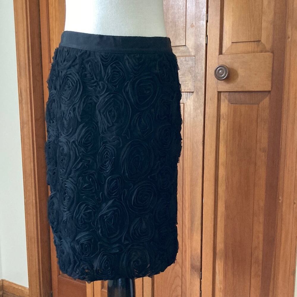 Banana Republic Black Rosette Textured Pencil Skirt, Size 0